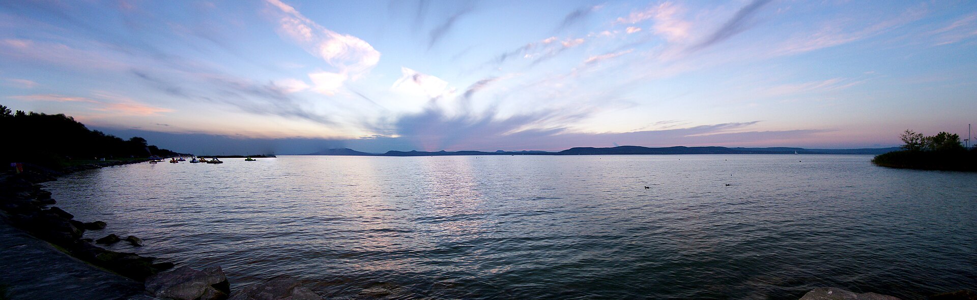 Balatonsjön sedd från Siófok