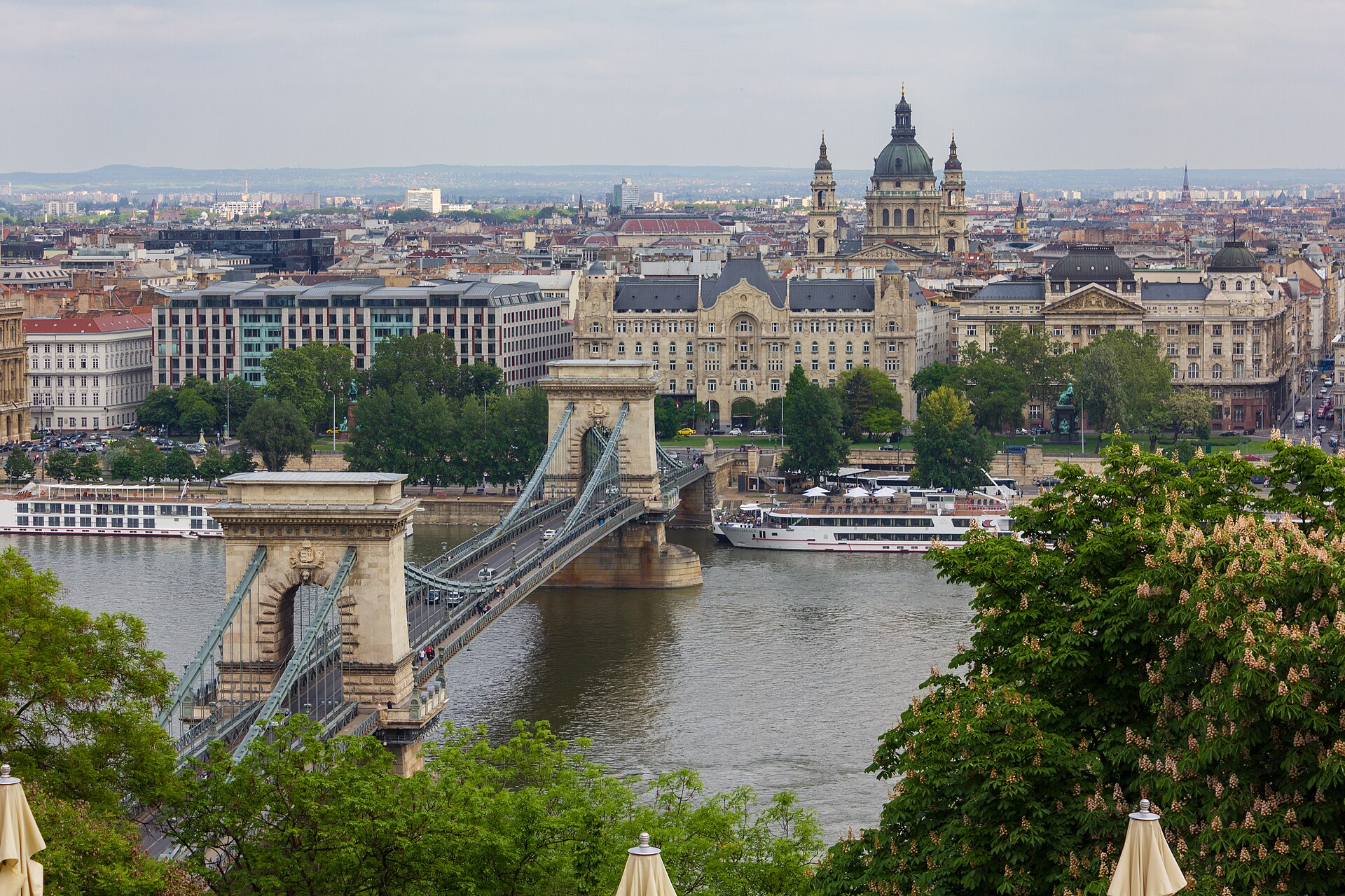 Kedjebron över Donau i Budapest